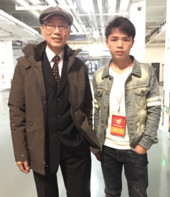 罗家英合影